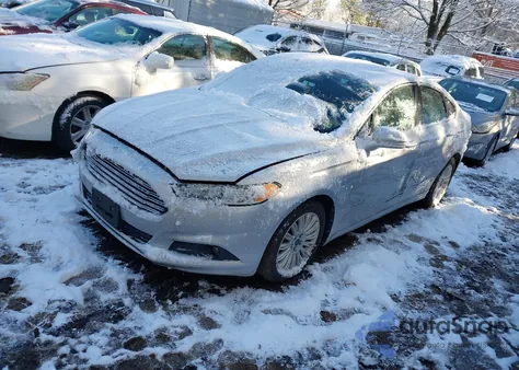 2013 Ford Fusion Hybrid Se from USA, damaged, VIN 3FA6P0LU0DR218083
